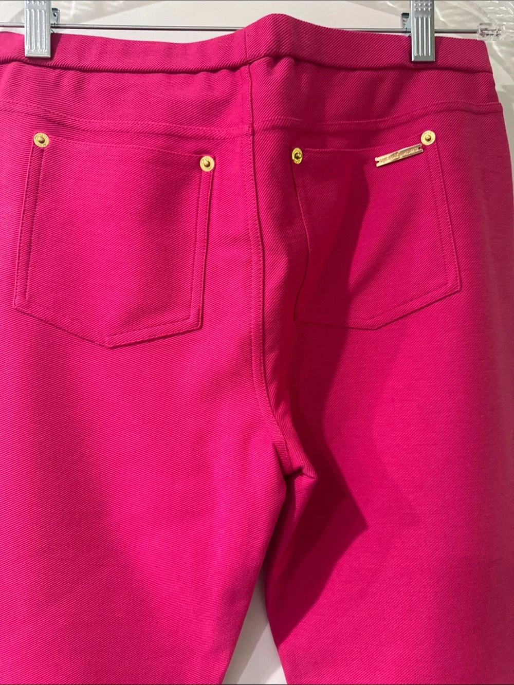 Michael Kors Bright Pink Ponte jeggings with Gold Accents B15